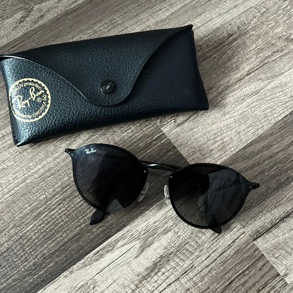 Ray-Ban | Accessories | Black Rayban Woman Sunglasses Great  display picture 1